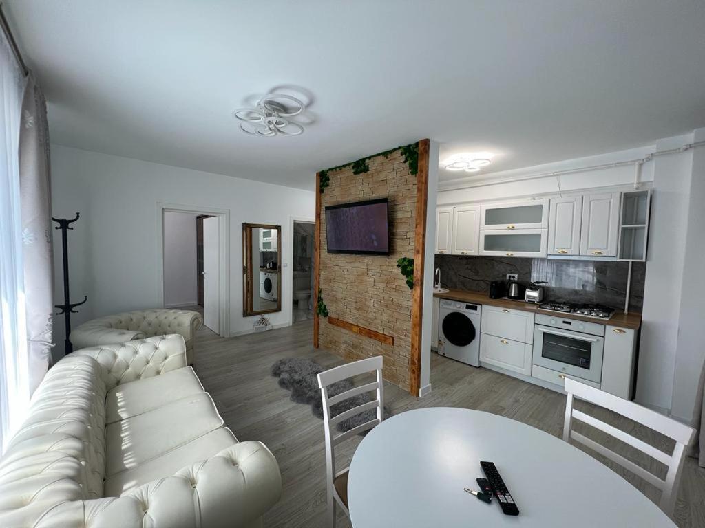 Urban Apartments And Studios - City Center Iasi Extérieur photo