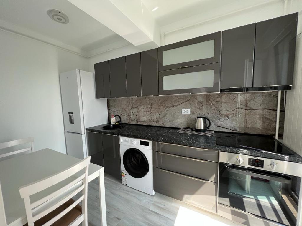 Urban Apartments And Studios - City Center Iasi Extérieur photo